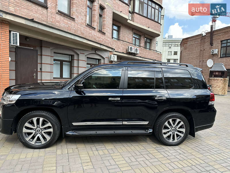 Внедорожник / Кроссовер Toyota Land Cruiser 2016 в Киеве