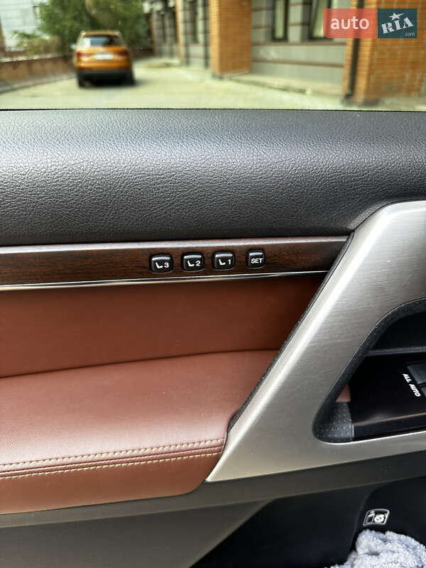 Внедорожник / Кроссовер Toyota Land Cruiser 2016 в Киеве