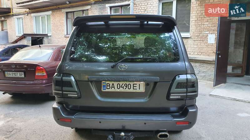 Внедорожник / Кроссовер Toyota Land Cruiser 2002 в Кропивницком