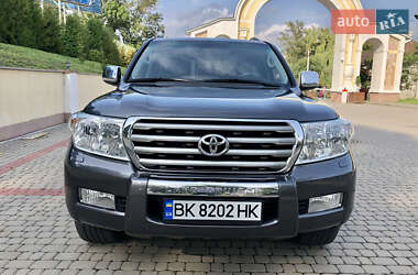 Внедорожник / Кроссовер Toyota Land Cruiser 2008 в Остроге