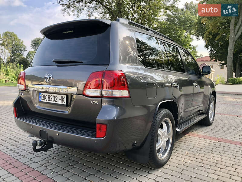 Внедорожник / Кроссовер Toyota Land Cruiser 2008 в Остроге фото 9 Внедорожник / Кроссовер Toyota Land Cruiser 2008 в Остроге