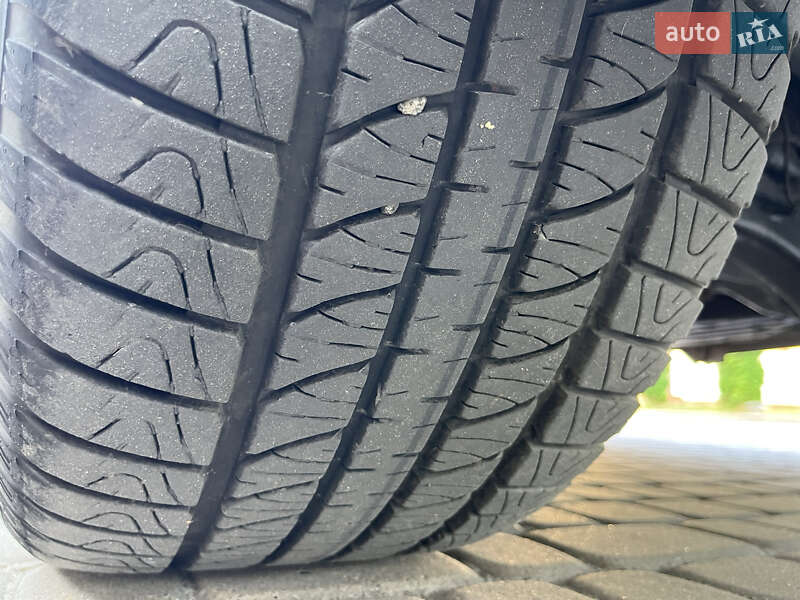 Внедорожник / Кроссовер Toyota Land Cruiser 2008 в Остроге фото 32 Внедорожник / Кроссовер Toyota Land Cruiser 2008 в Остроге