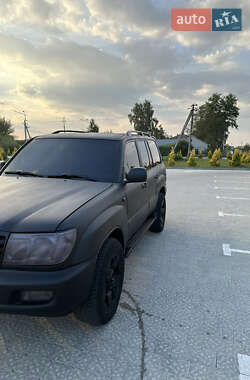 Позашляховик / Кросовер Toyota Land Cruiser 2004 в 
