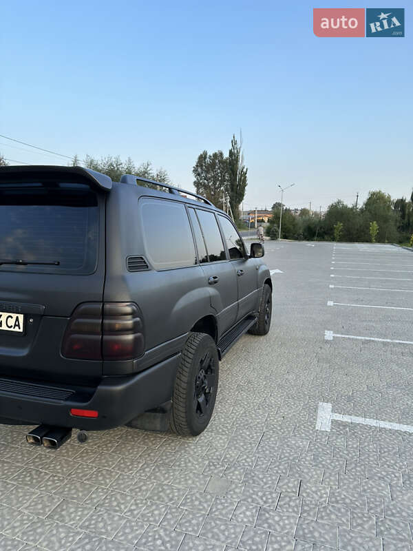 Внедорожник / Кроссовер Toyota Land Cruiser 2004 в Львове