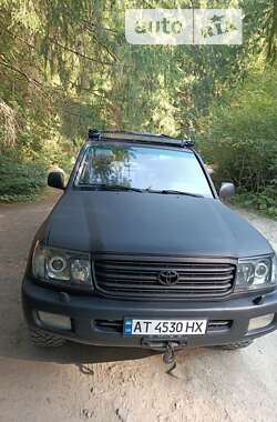 Внедорожник / Кроссовер Toyota Land Cruiser 2001 в Микуличине