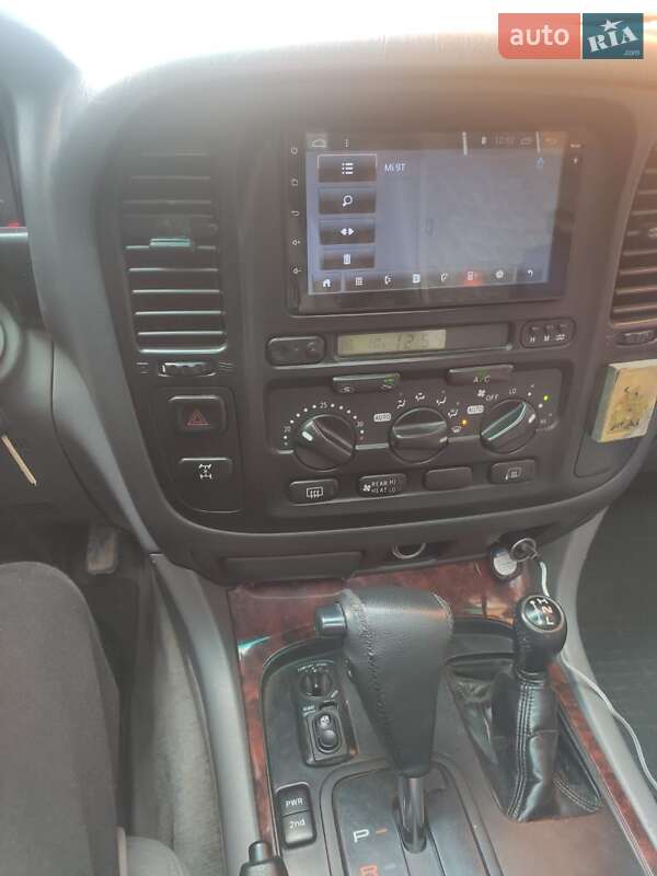 Внедорожник / Кроссовер Toyota Land Cruiser 2001 в Микуличине