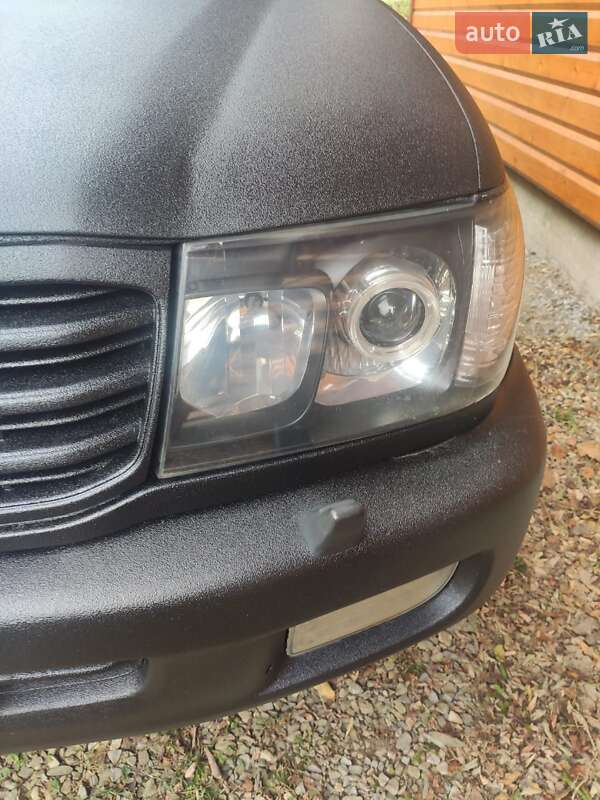 Внедорожник / Кроссовер Toyota Land Cruiser 2001 в Микуличине
