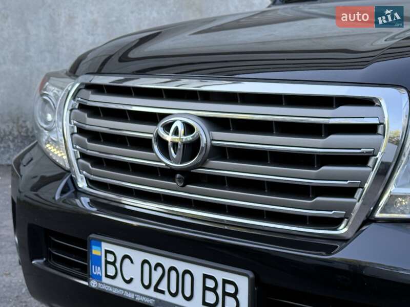 Позашляховик / Кросовер Toyota Land Cruiser 2013 в Львові