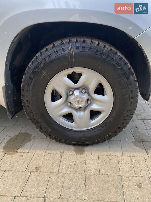 Внедорожник / Кроссовер Toyota Land Cruiser 2011 в Львове