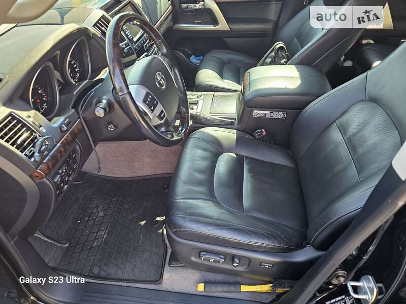 Внедорожник / Кроссовер Toyota Land Cruiser 2012 в Сквире