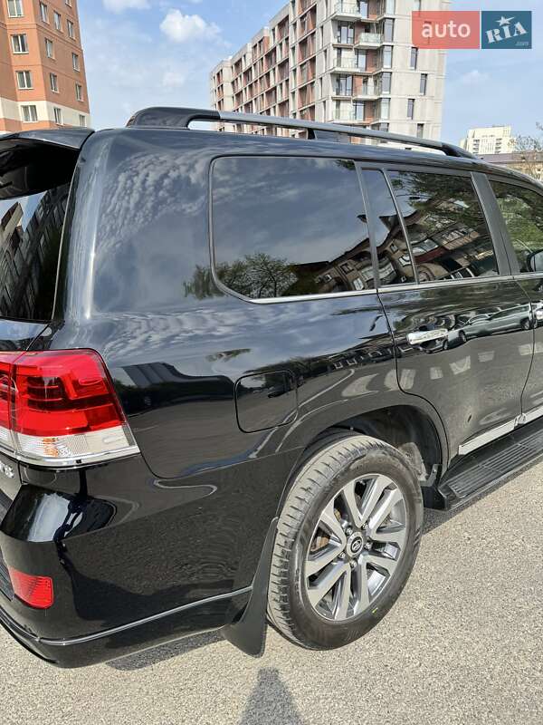 Внедорожник / Кроссовер Toyota Land Cruiser 2017 в 