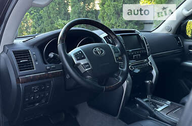 Внедорожник / Кроссовер Toyota Land Cruiser 2013 в Кельменцах