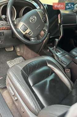 Внедорожник / Кроссовер Toyota Land Cruiser 2008 в 