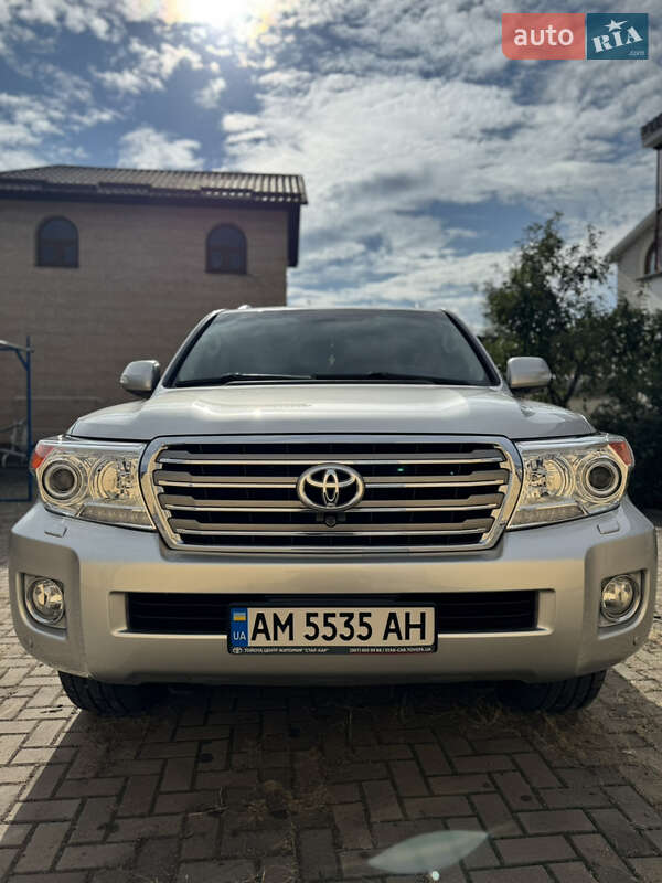 Внедорожник / Кроссовер Toyota Land Cruiser 2014 в Житомире