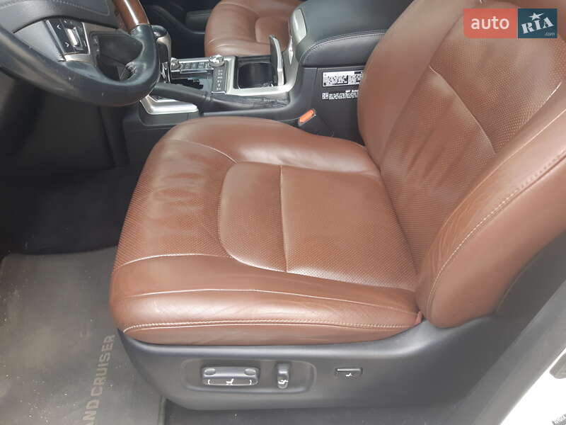 Внедорожник / Кроссовер Toyota Land Cruiser 2016 в Харькове