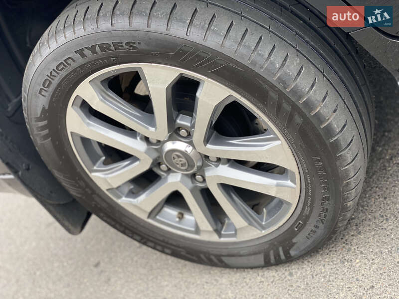 Внедорожник / Кроссовер Toyota Land Cruiser 2008 в Смеле