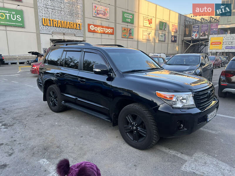 Позашляховик / Кросовер Toyota Land Cruiser 2012 в Києві