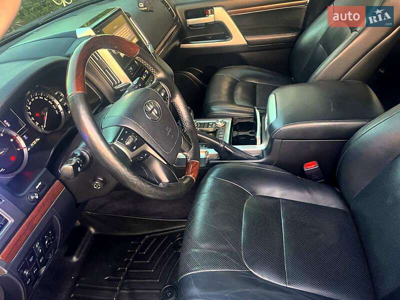 Внедорожник / Кроссовер Toyota Land Cruiser 2018 в Киеве