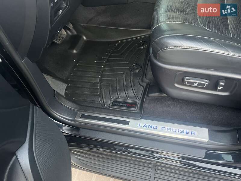 Внедорожник / Кроссовер Toyota Land Cruiser 2018 в Киеве