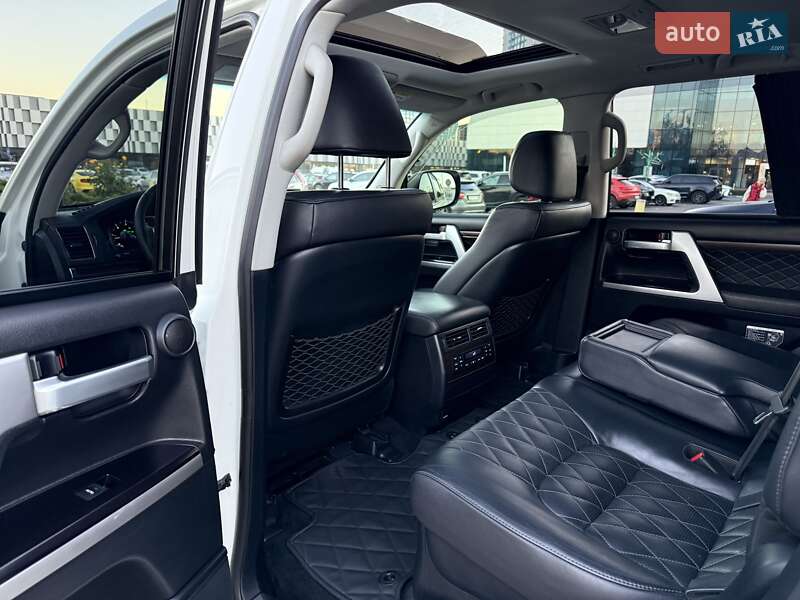 Внедорожник / Кроссовер Toyota Land Cruiser 2018 в Одессе фото 26 Внедорожник / Кроссовер Toyota Land Cruiser 2018 в Одессе