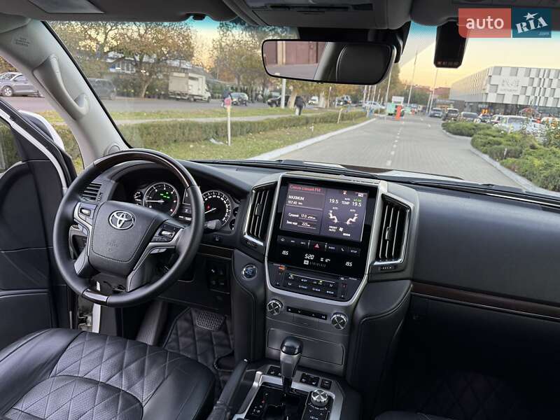 Внедорожник / Кроссовер Toyota Land Cruiser 2018 в Одессе фото 31 Внедорожник / Кроссовер Toyota Land Cruiser 2018 в Одессе