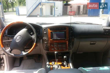 Внедорожник / Кроссовер Toyota Land Cruiser 2005 в 