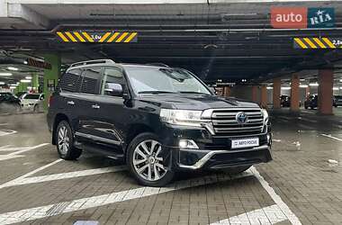 Внедорожник / Кроссовер Toyota Land Cruiser 2017 в Киеве