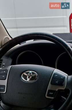 Внедорожник / Кроссовер Toyota Land Cruiser 2008 в 