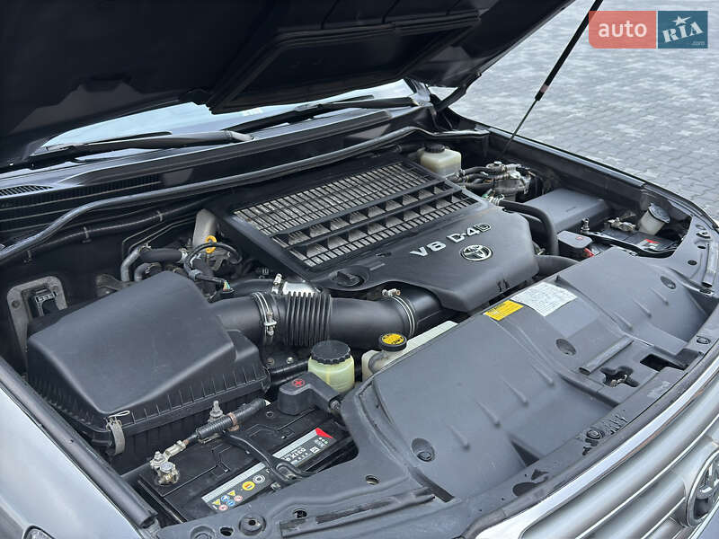 Внедорожник / Кроссовер Toyota Land Cruiser 2008 в Черновцах