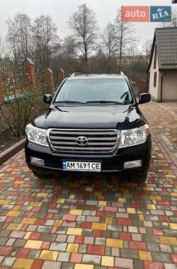 Внедорожник / Кроссовер Toyota Land Cruiser 2011 в Олевске