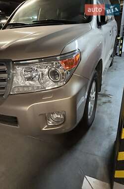 Внедорожник / Кроссовер Toyota Land Cruiser 2012 в 