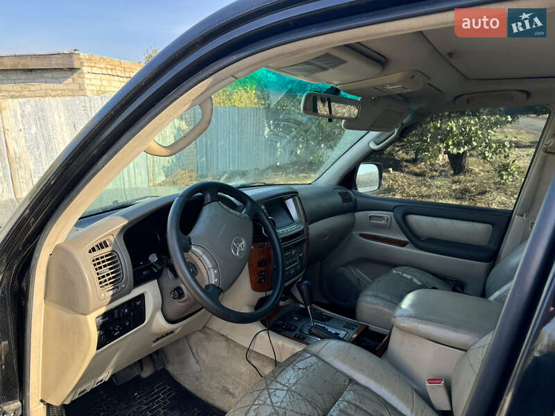 Внедорожник / Кроссовер Toyota Land Cruiser 2004 в Славянске