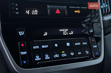 Внедорожник / Кроссовер Toyota Land Cruiser 2019 в 