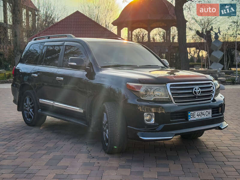 Внедорожник / Кроссовер Toyota Land Cruiser 2012 в Николаеве