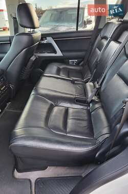 Внедорожник / Кроссовер Toyota Land Cruiser 2012 в 