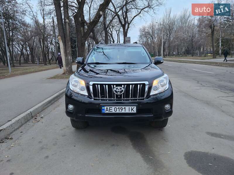 Toyota Land Cruiser 2011