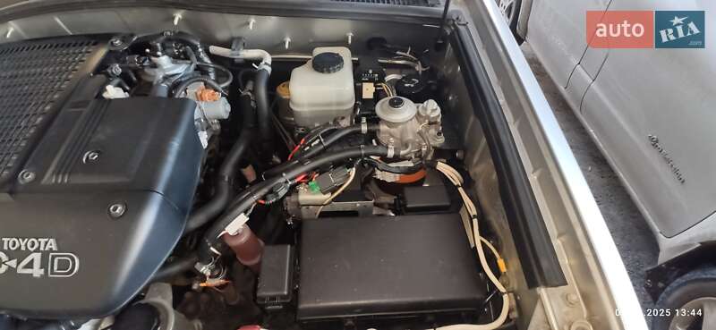 Внедорожник / Кроссовер Toyota Land Cruiser 2006 в Харькове