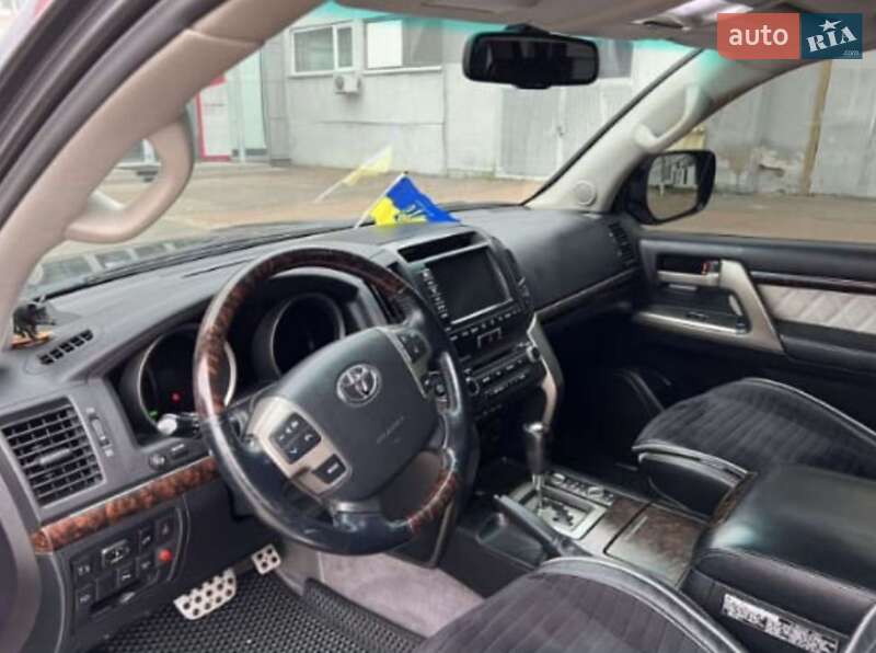 Внедорожник / Кроссовер Toyota Land Cruiser 2011 в Чернигове
