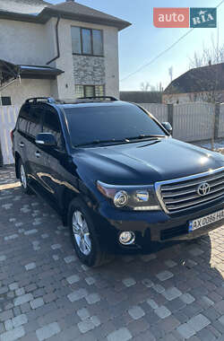 Внедорожник / Кроссовер Toyota Land Cruiser 2012 в Первомайске