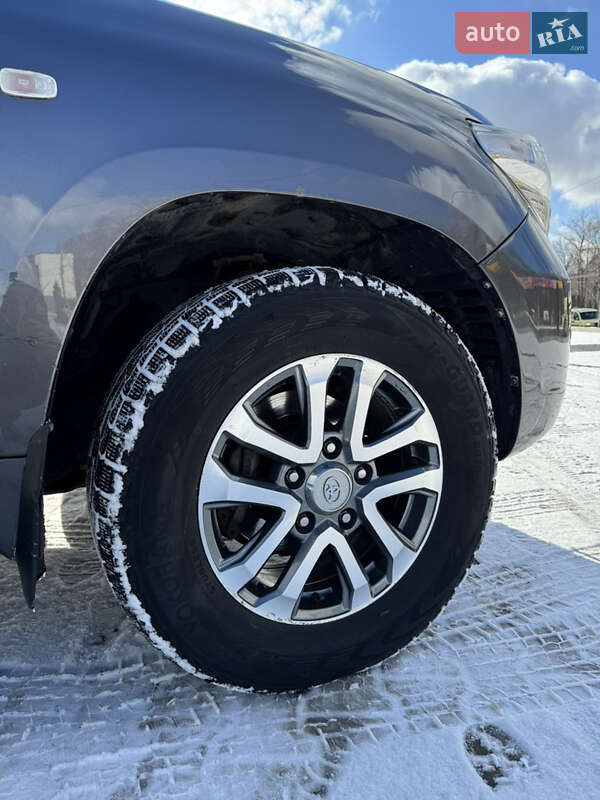 Внедорожник / Кроссовер Toyota Land Cruiser 2010 в Тернополе