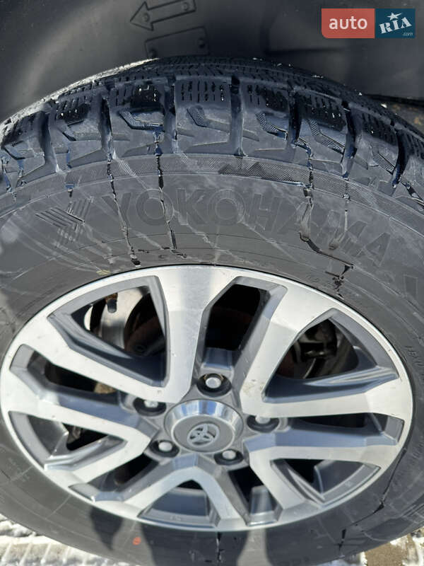 Внедорожник / Кроссовер Toyota Land Cruiser 2010 в Тернополе