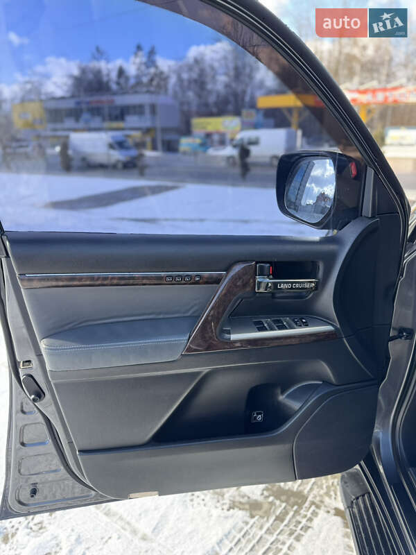 Внедорожник / Кроссовер Toyota Land Cruiser 2010 в Тернополе
