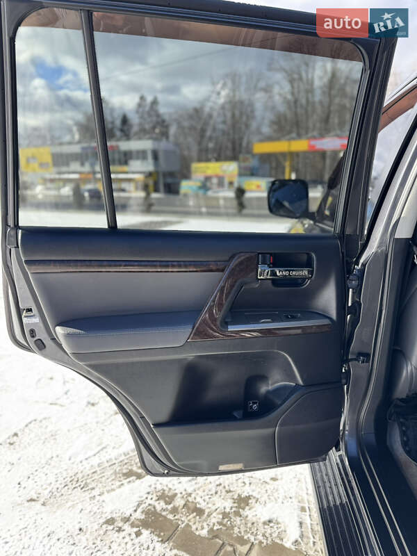 Внедорожник / Кроссовер Toyota Land Cruiser 2010 в Тернополе