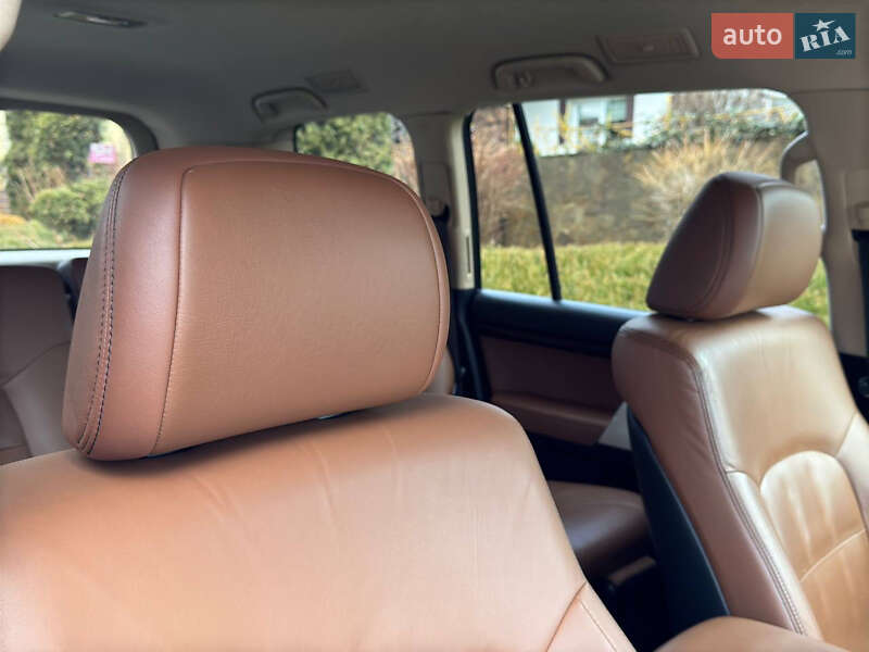 Позашляховик / Кросовер Toyota Land Cruiser 2014 в Рівному