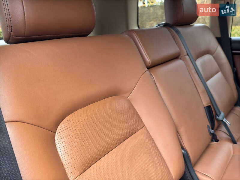 Позашляховик / Кросовер Toyota Land Cruiser 2014 в Рівному
