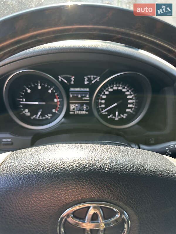 Внедорожник / Кроссовер Toyota Land Cruiser 2013 в Житомире