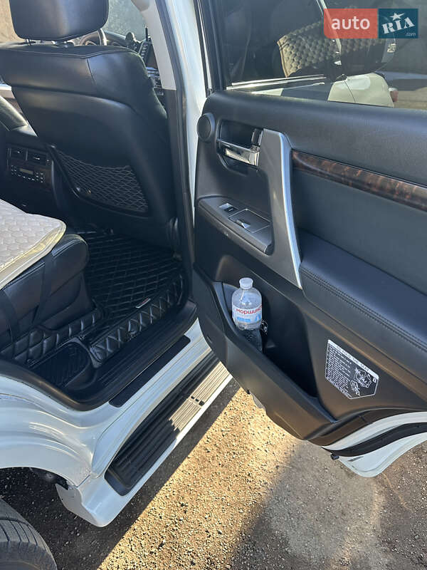 Внедорожник / Кроссовер Toyota Land Cruiser 2013 в Житомире