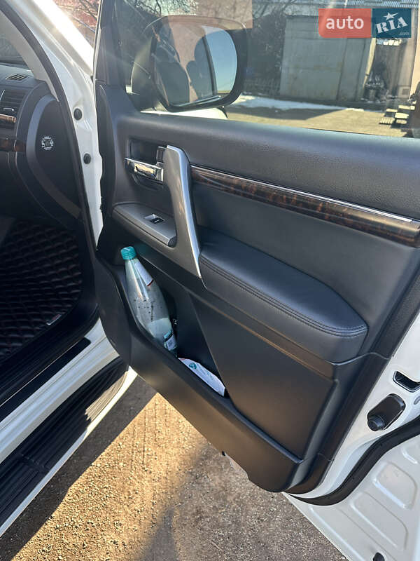 Внедорожник / Кроссовер Toyota Land Cruiser 2013 в Житомире