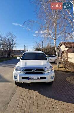 Внедорожник / Кроссовер Toyota Land Cruiser 2012 в Николаеве