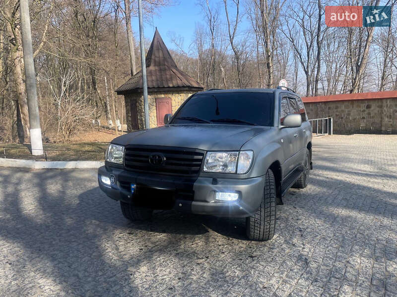 Внедорожник / Кроссовер Toyota Land Cruiser 2002 в Черновцах